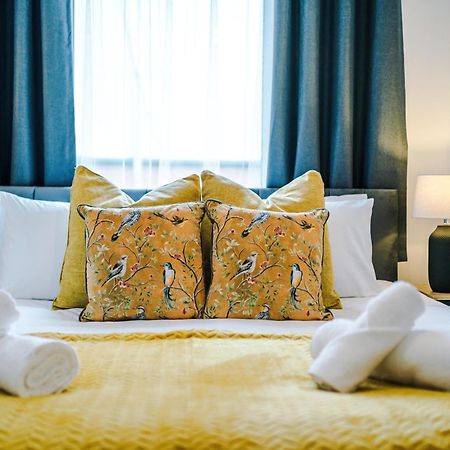 Modern Premium 3 Bed Hidden Gem - Central Location บาร์นสลีย์ ภายนอก รูปภาพ
