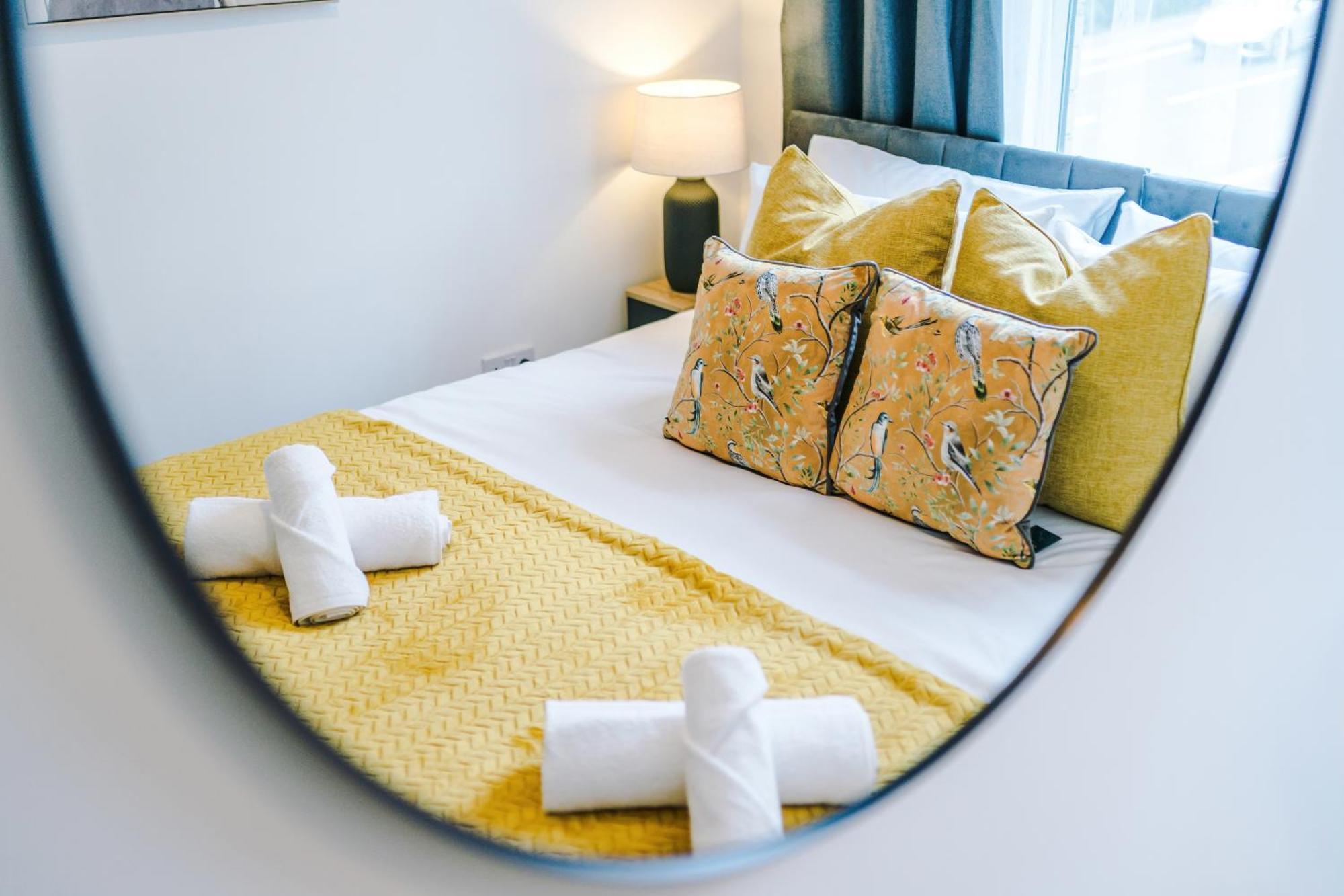 Modern Premium 3 Bed Hidden Gem - Central Location บาร์นสลีย์ ภายนอก รูปภาพ