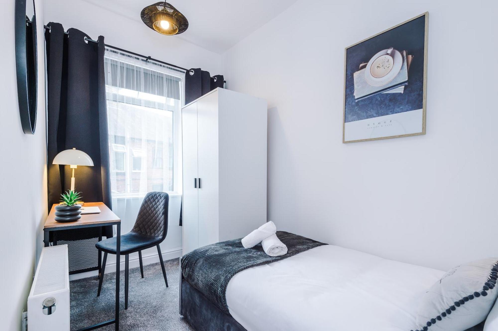Modern Premium 3 Bed Hidden Gem - Central Location บาร์นสลีย์ ภายนอก รูปภาพ