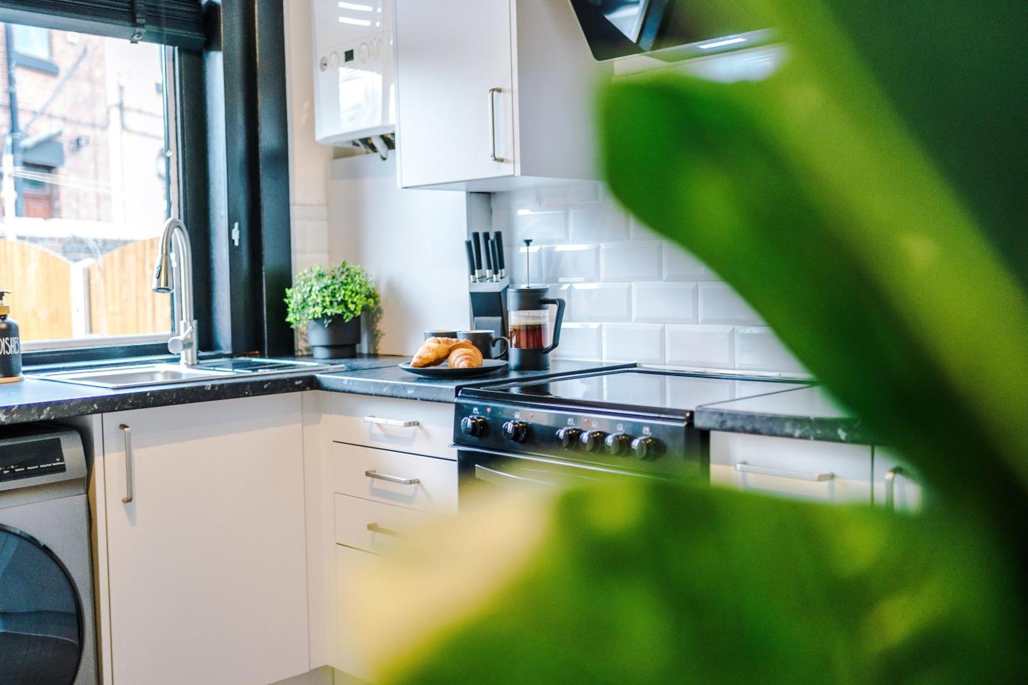 Modern Premium 3 Bed Hidden Gem - Central Location บาร์นสลีย์ ภายนอก รูปภาพ