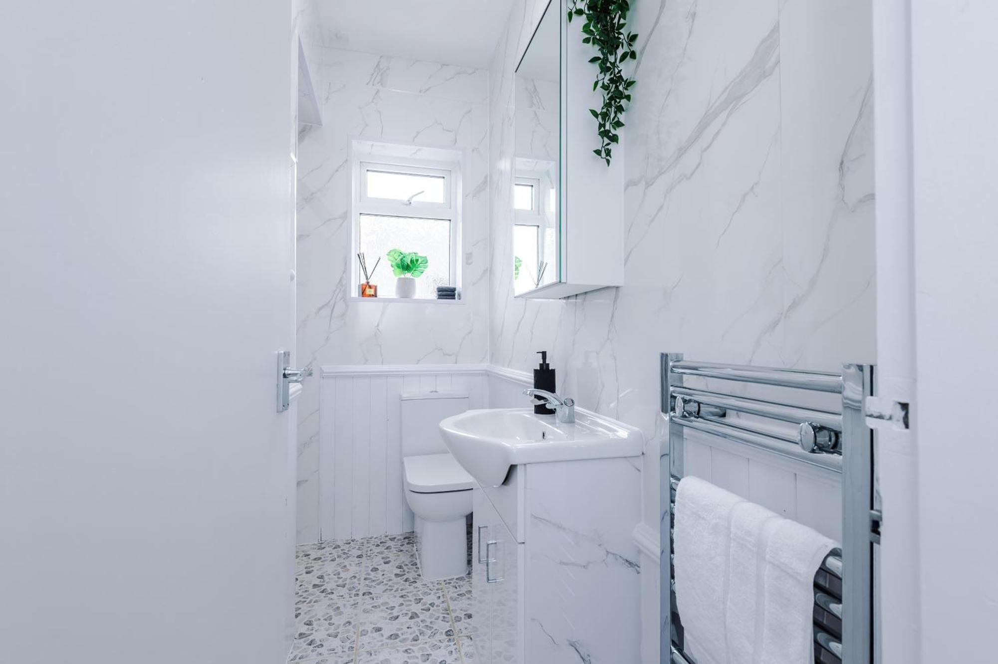 Modern Premium 3 Bed Hidden Gem - Central Location บาร์นสลีย์ ภายนอก รูปภาพ