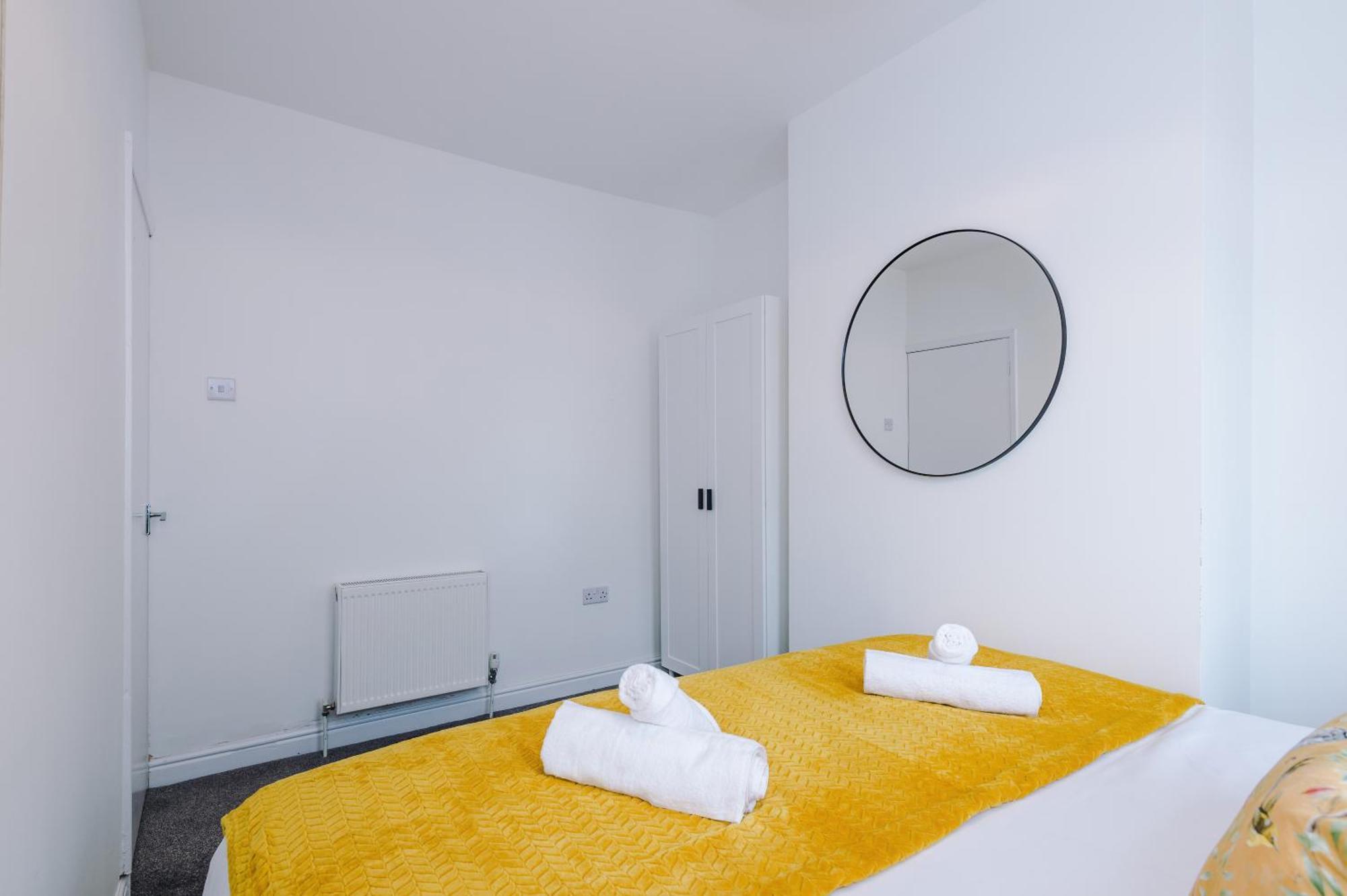 Modern Premium 3 Bed Hidden Gem - Central Location บาร์นสลีย์ ภายนอก รูปภาพ