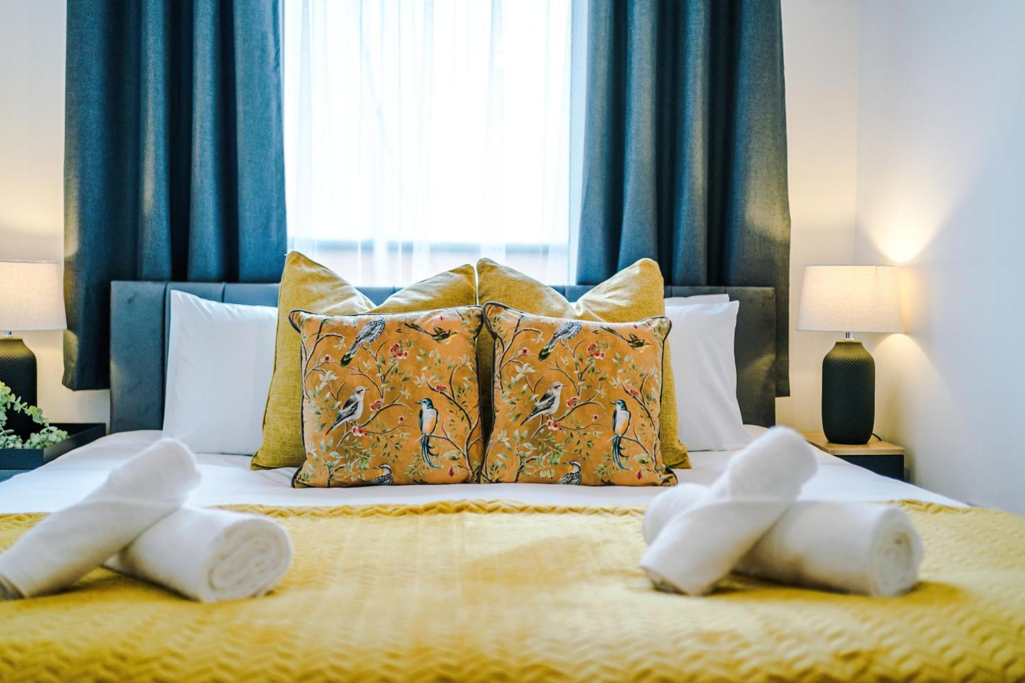 Modern Premium 3 Bed Hidden Gem - Central Location บาร์นสลีย์ ภายนอก รูปภาพ
