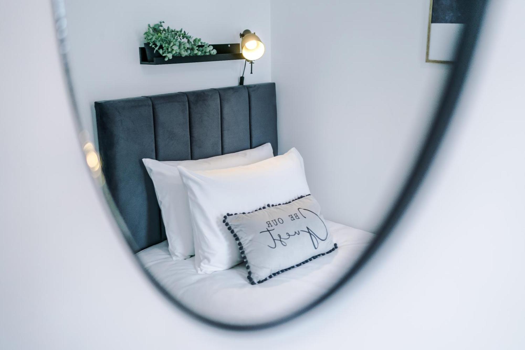 Modern Premium 3 Bed Hidden Gem - Central Location บาร์นสลีย์ ภายนอก รูปภาพ