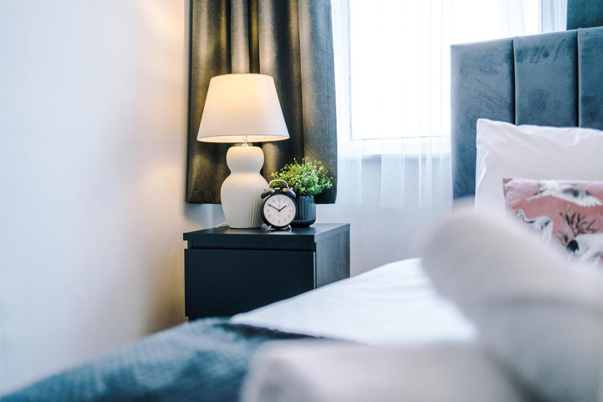 Modern Premium 3 Bed Hidden Gem - Central Location บาร์นสลีย์ ภายนอก รูปภาพ