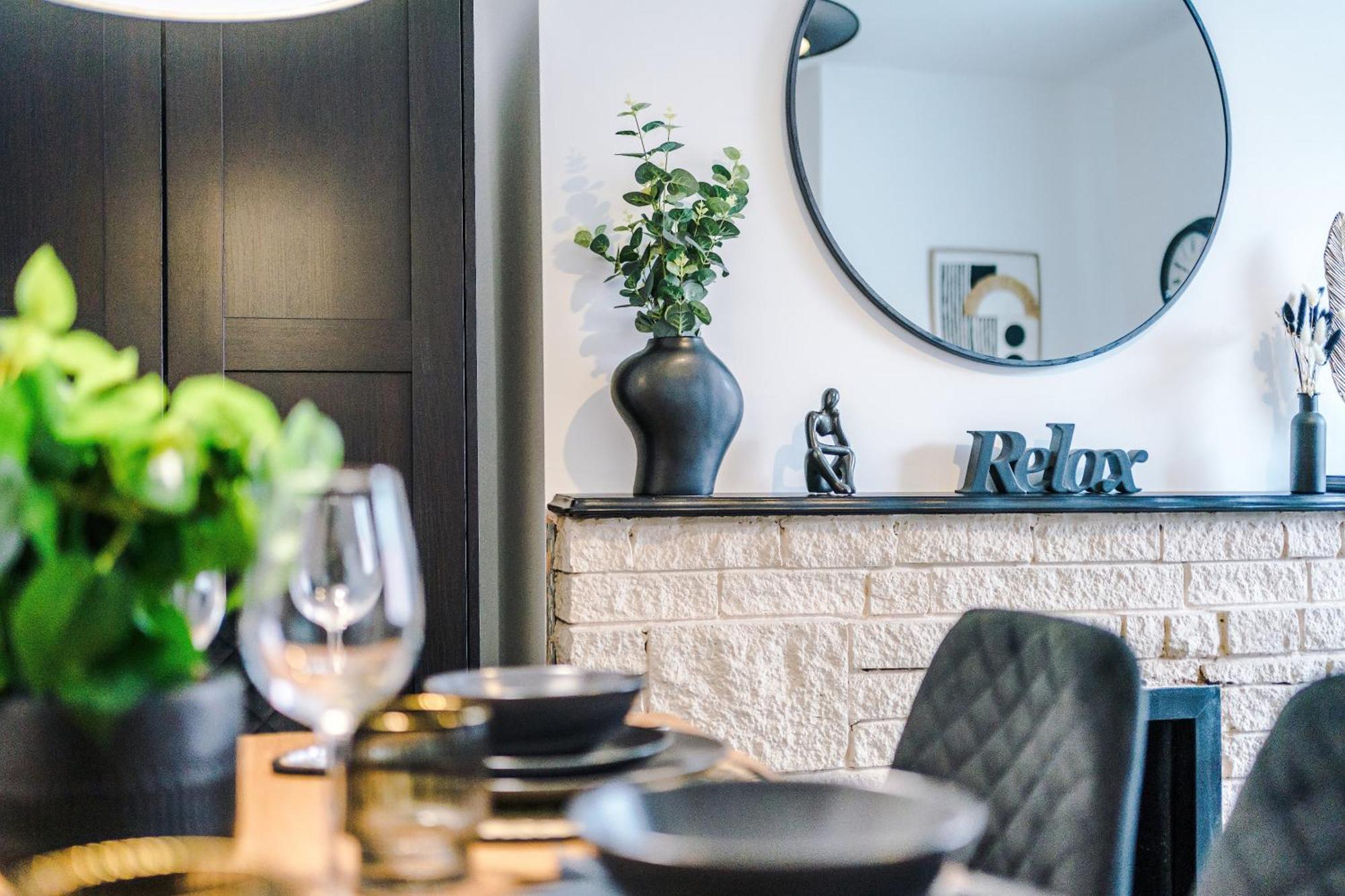 Modern Premium 3 Bed Hidden Gem - Central Location บาร์นสลีย์ ภายนอก รูปภาพ